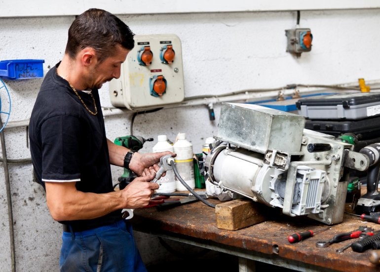 保養(yǎng)和修理